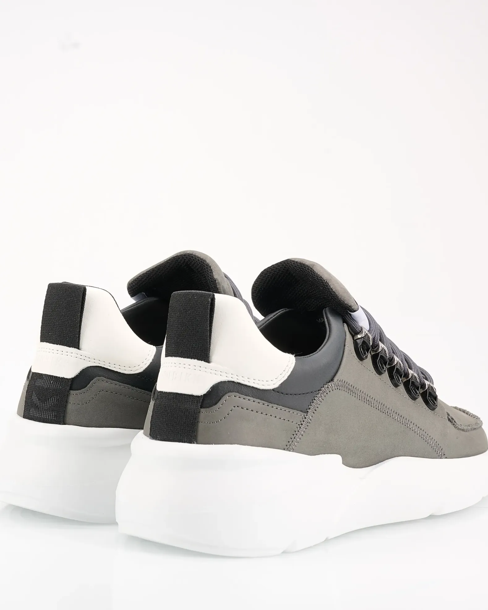 Nubikk Sneakers