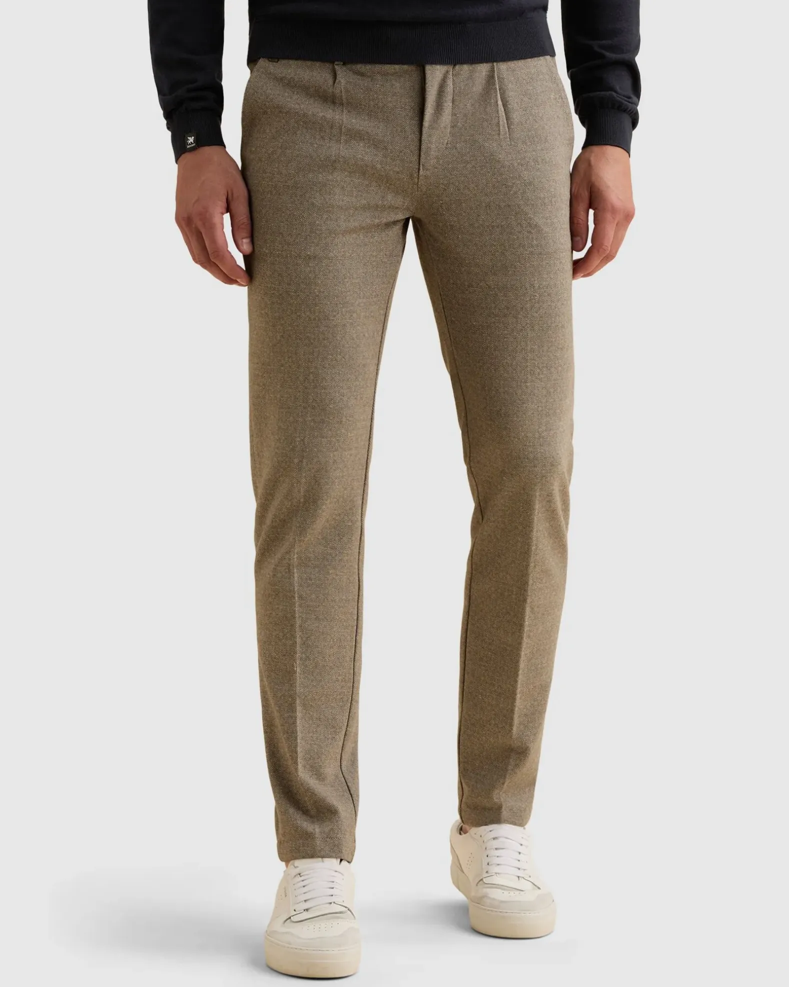 Vanguard Chino V11