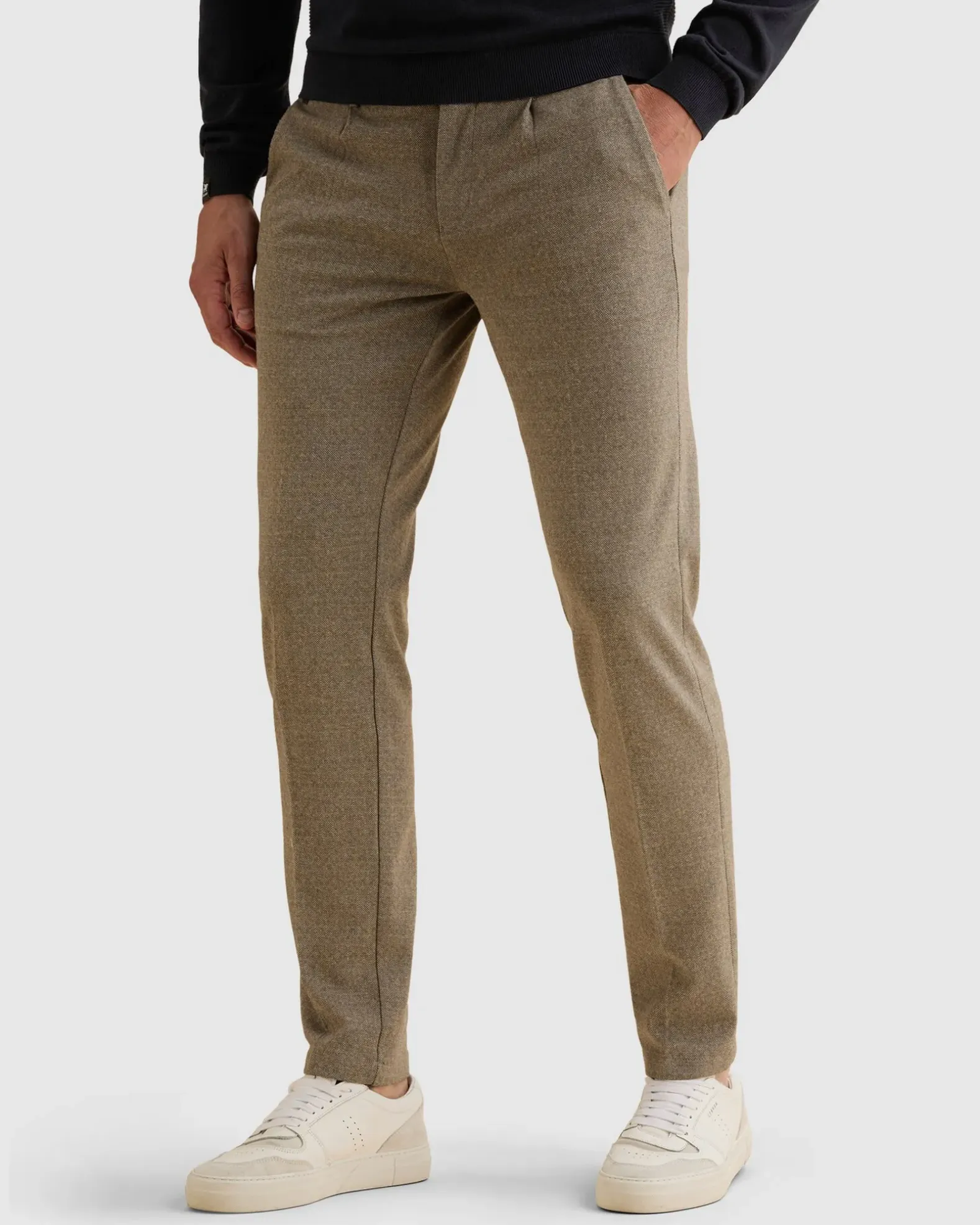 Vanguard Chino V11