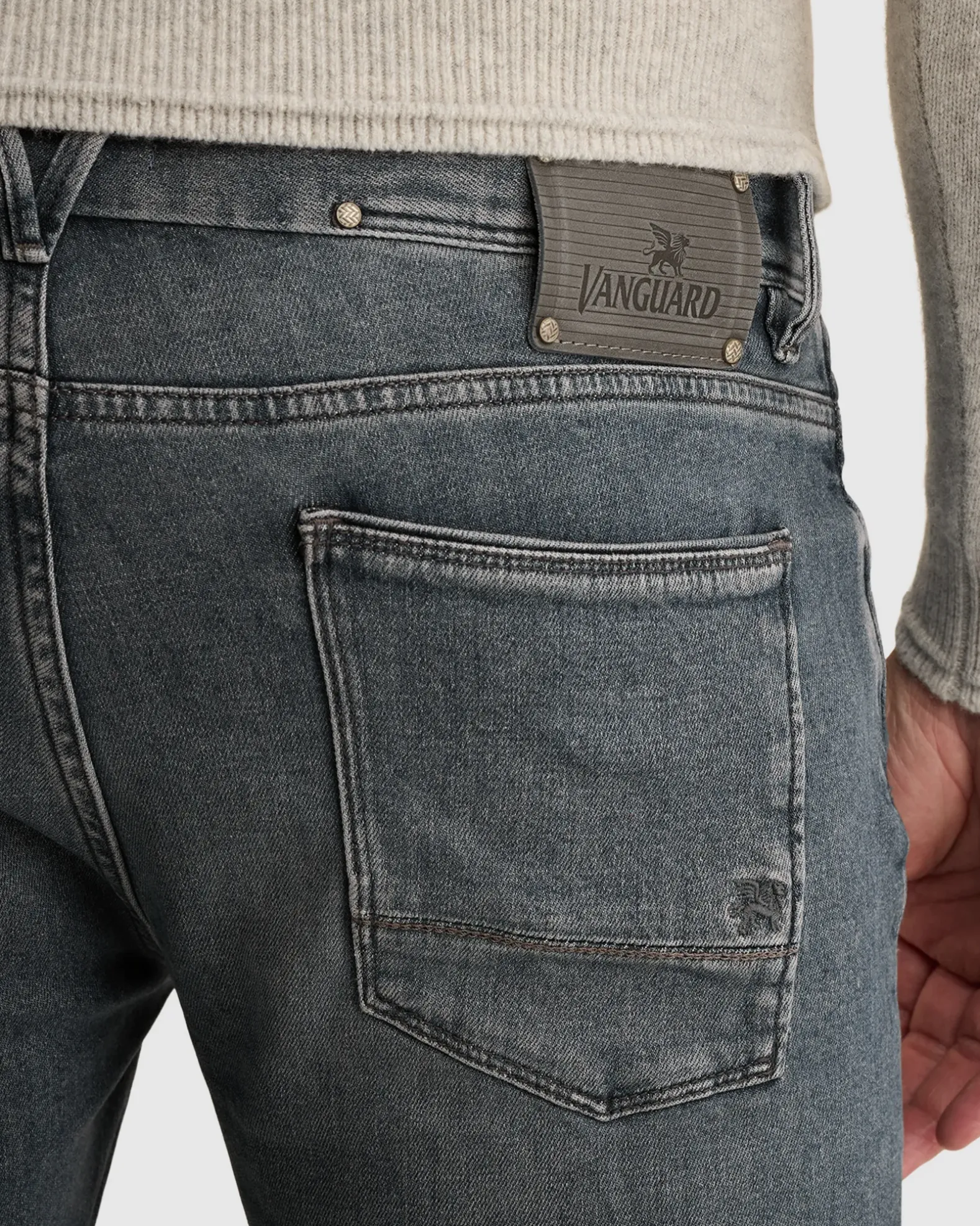 Vanguard Jeans V7
