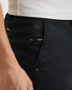 Vanguard V65 Short